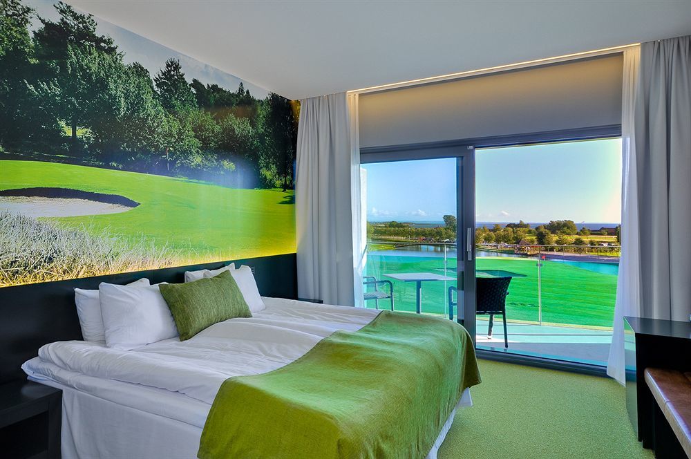 Ringenaes Hotell & Konferens Хальмстад Экстерьер фото